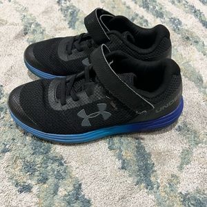 Youth 3Y Under Armour shoes